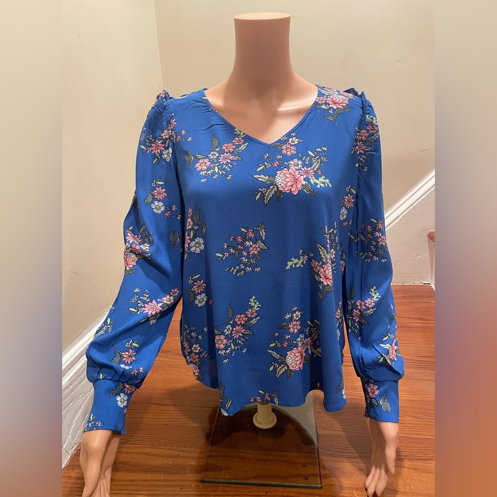 Loft Blue Floral Print Ruffle Detail Blouse Womens
Petite Size SP